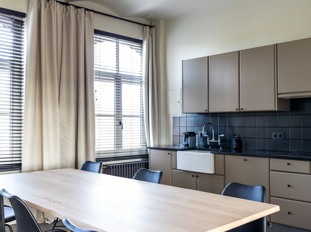 草地阿兹卡拉斯农场主图