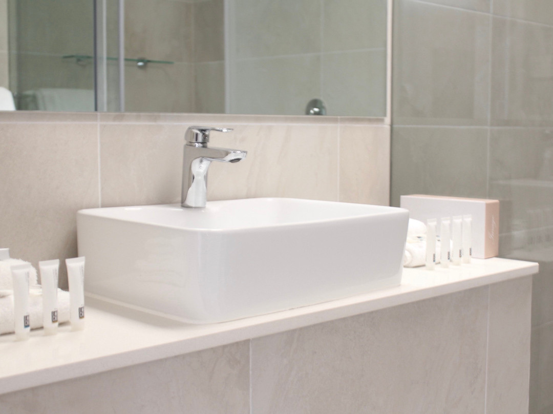 Littomore Suites Bathurst主图