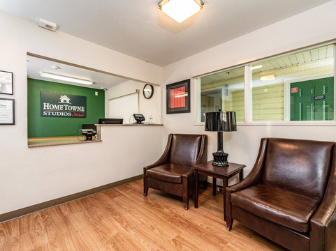 弗雷斯诺西霍姆汤公寓