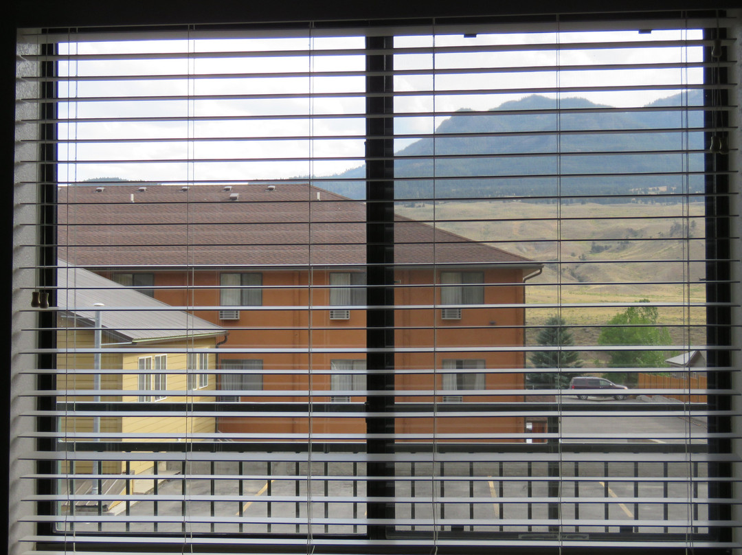 罗德威套房旅馆主图