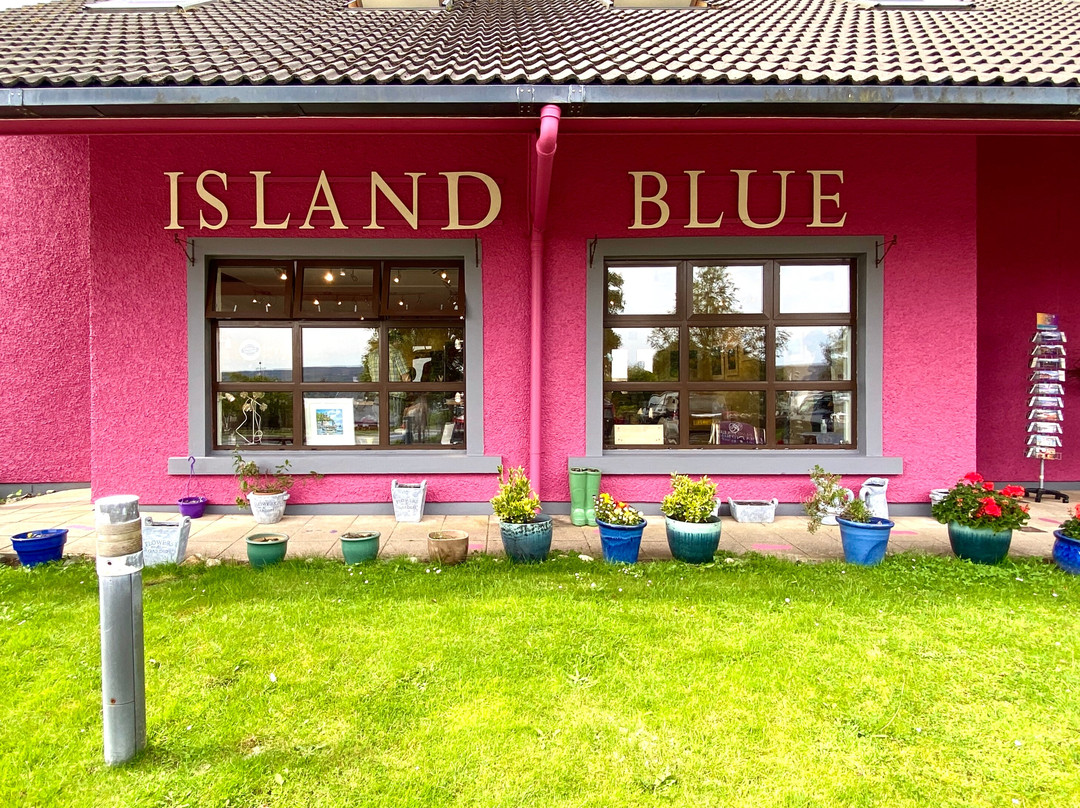 Island Blue Gallery景点图片