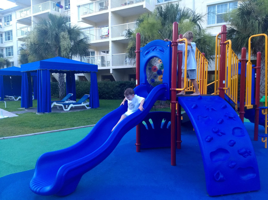 Litchfield Beach & Golf Resort主图