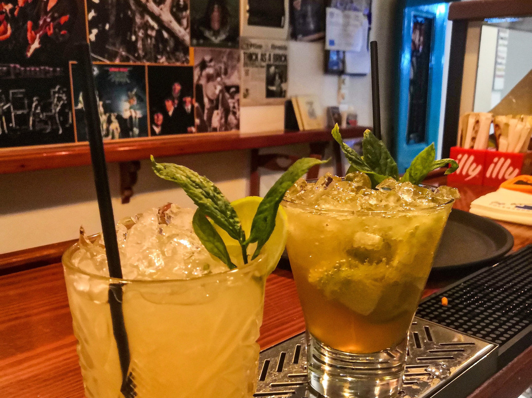 Aquarius Cafe Bar-Chora必去景点