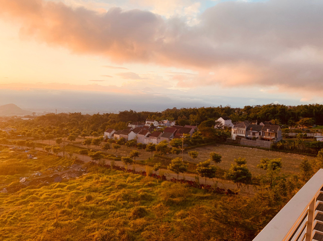 Golden Tulip Holland Resort Batu主图