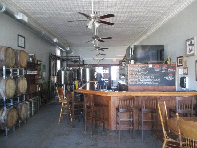 Two Frogs Brewing Company-塔彭斯普林斯必去景点