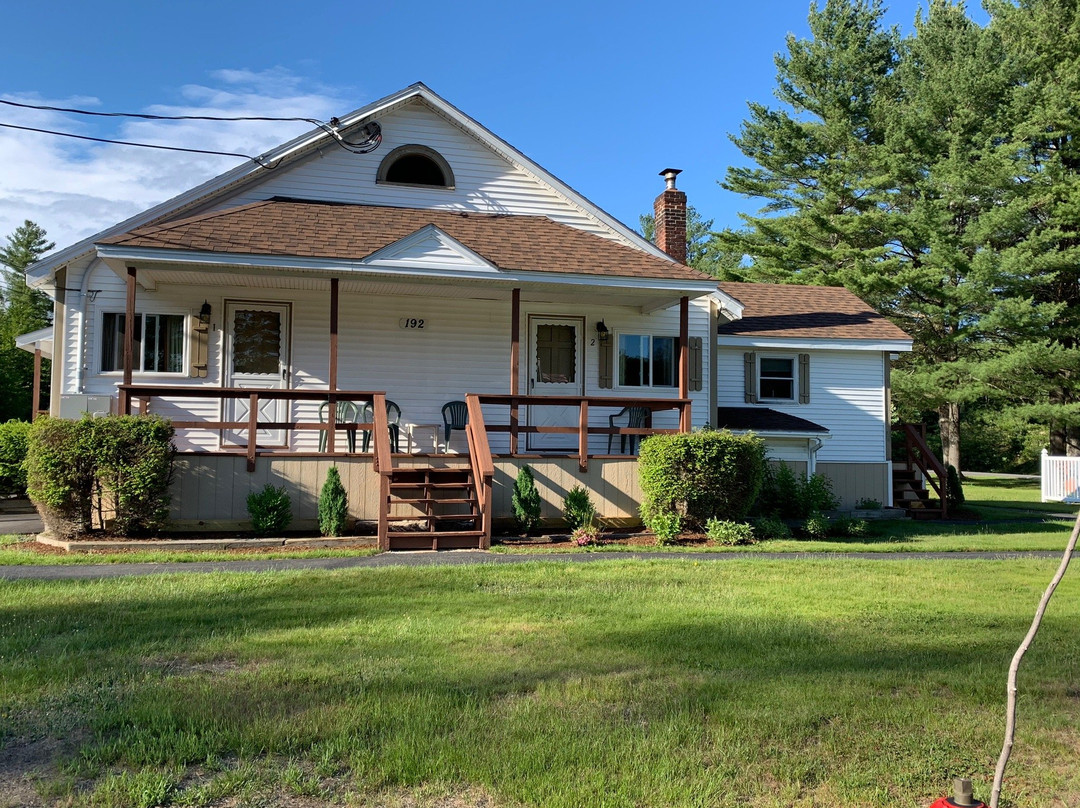 Riverbank Motel & Cabins主图