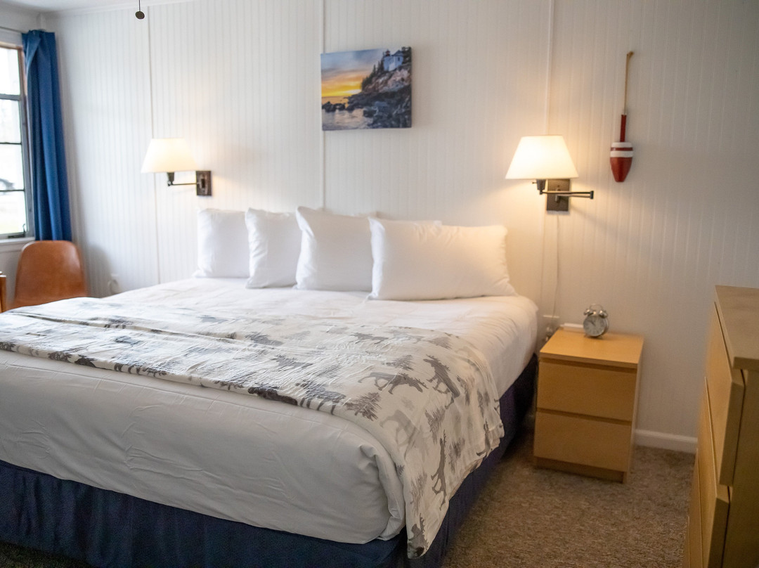 Isleview Motel and Cottages主图