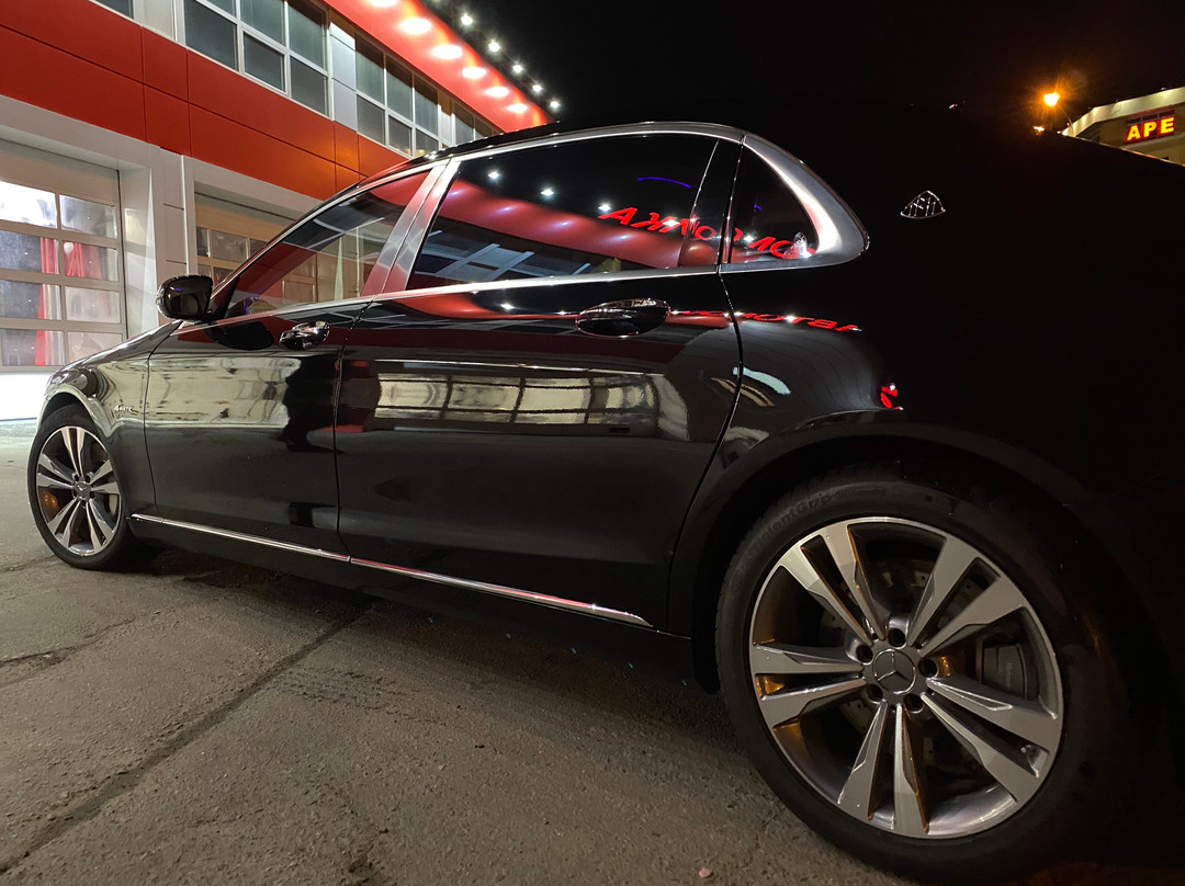 Rent Zeekr 009 with driver-莫斯科必去景点