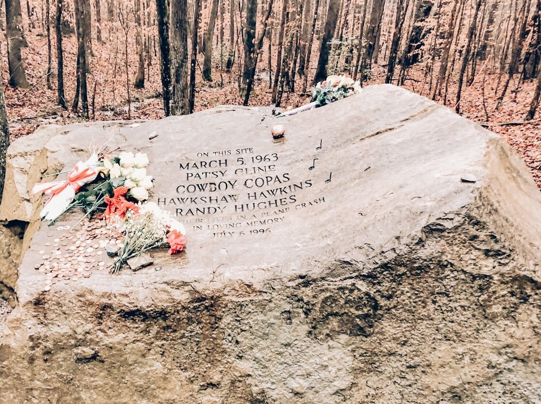 Patsy Cline Plane Crash Memorial-Camden必去景点