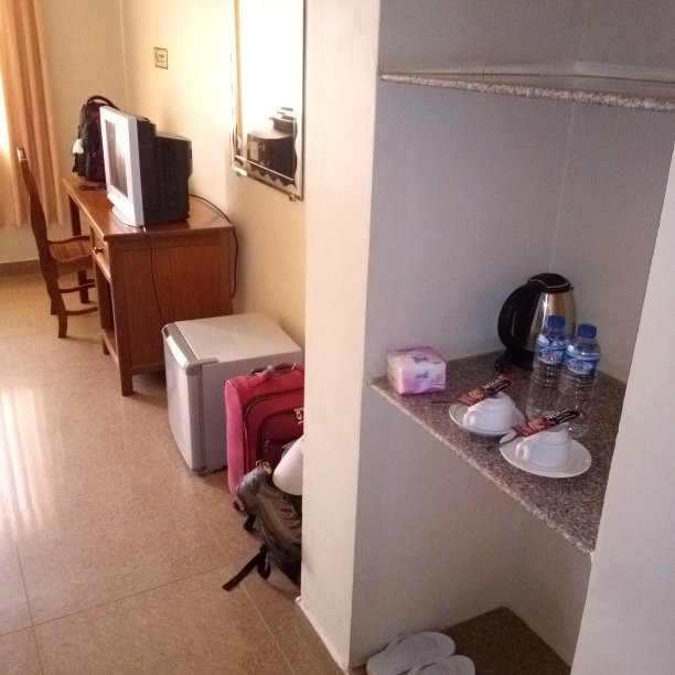 Golden River Hotel主图