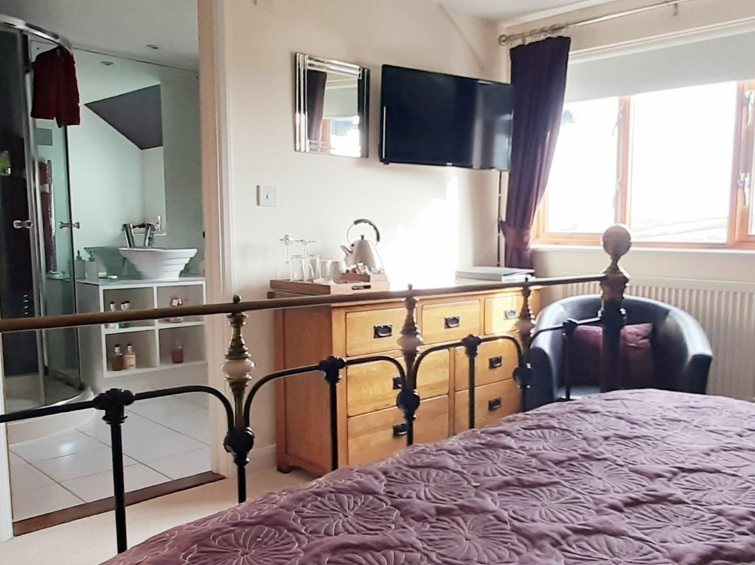 Oak Lodge Bed and Breakfast主图