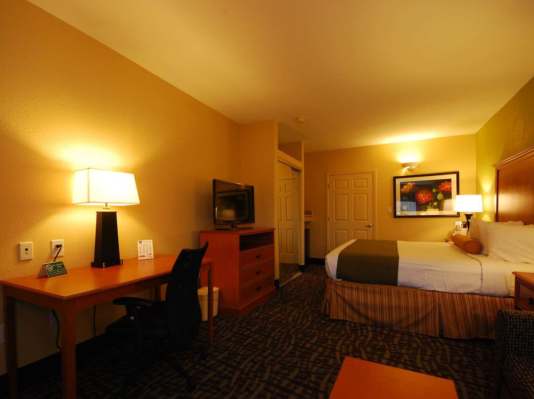 Surestay Hotel By Best Western Alice主图