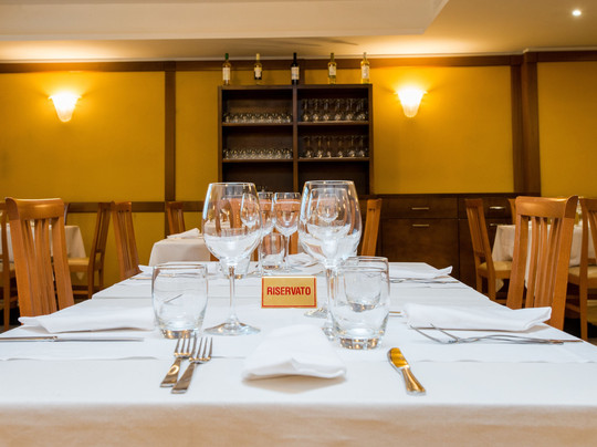 阿多布兰德斯齐酒店主图