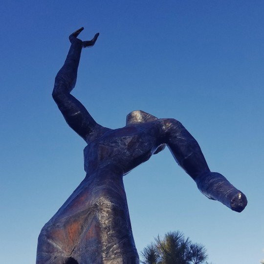 Living Memorial Sculpture Garden-Weed必去景点