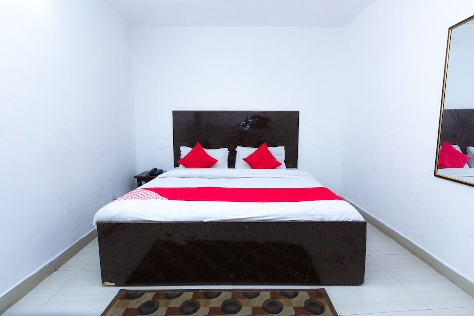 Royal Regency Resort Dalhousie主图