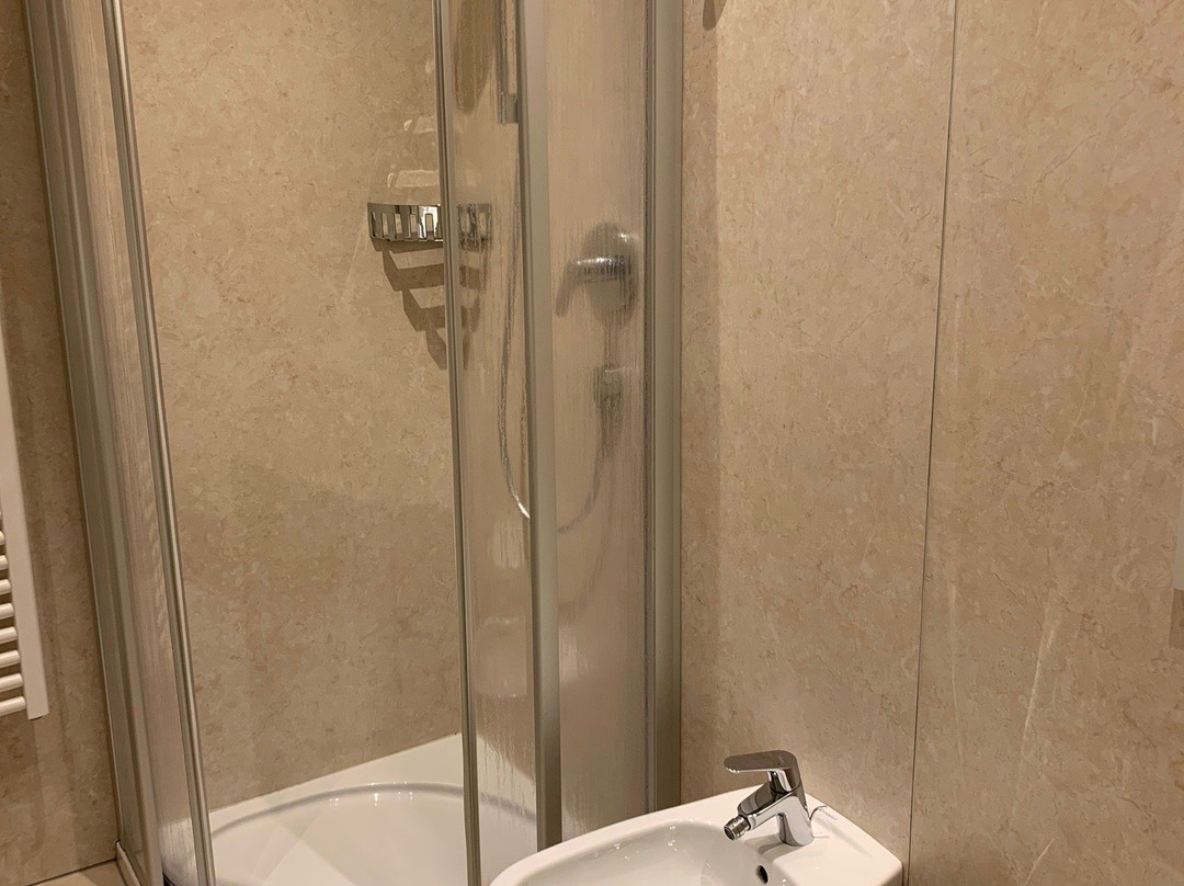 亚罗利姆酒店主图