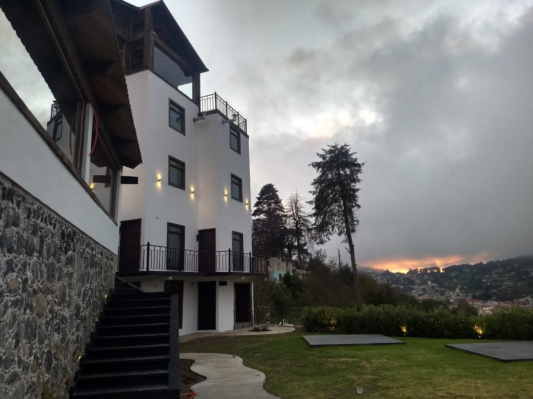 Hotel Santiurde主图