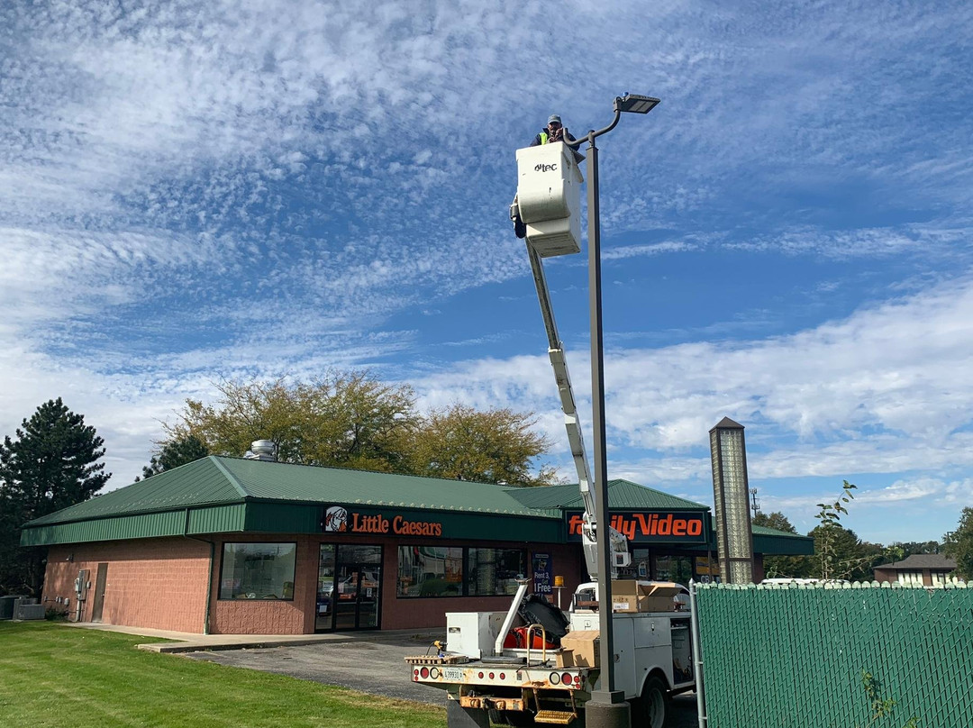 Nuer Lighting & Signs-巴拉汀必去景点