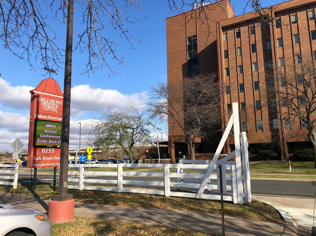 Earle Brown Heritage Center主图