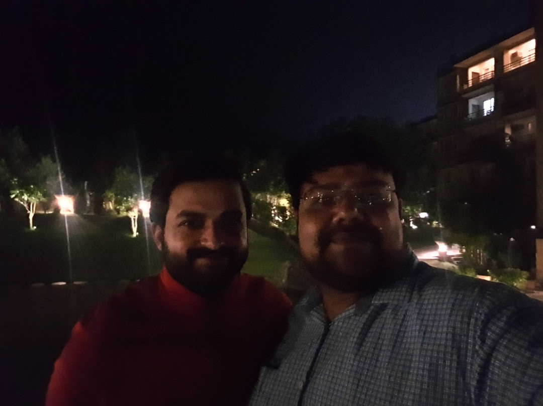 Aloha On The Ganges主图