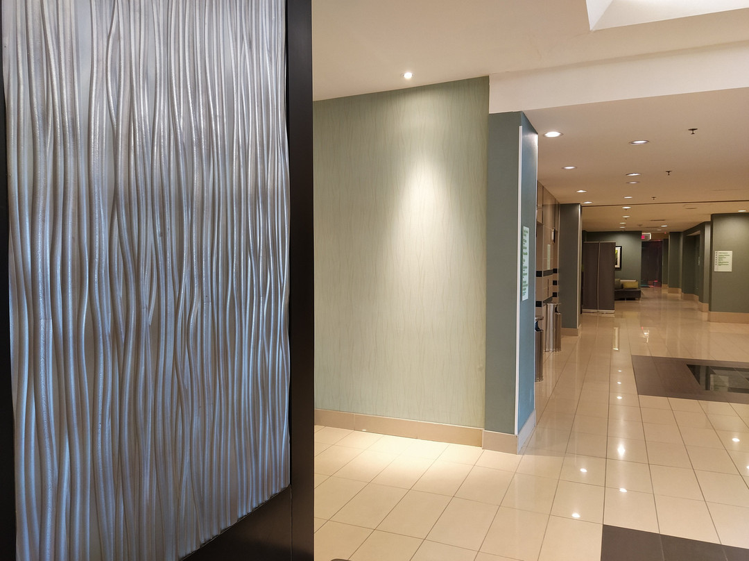 DoubleTree by Hilton Pointe Claire Montreal Airport West主图