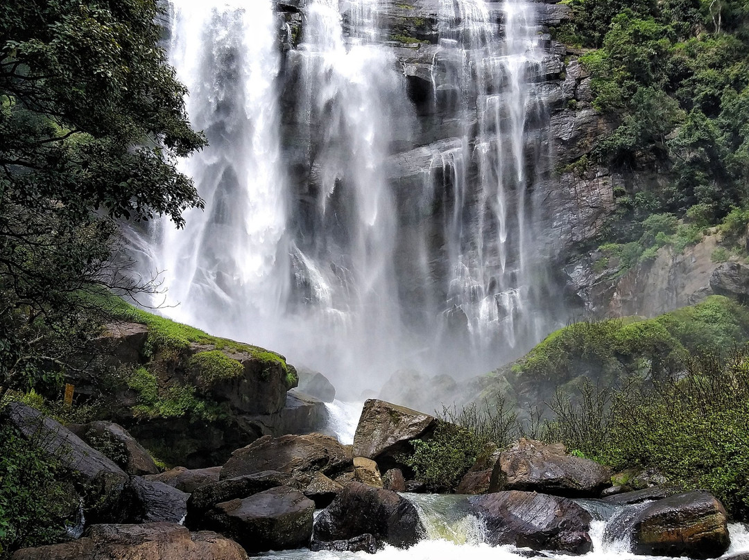 Bomburu Ella Waterfall-奴娃拉伊利雅必去景点