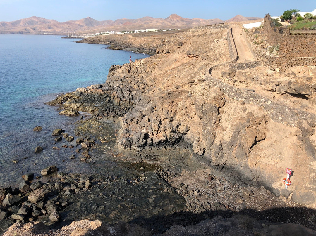 Walk from Puerto del Carmen to Puerto Calero景点图片