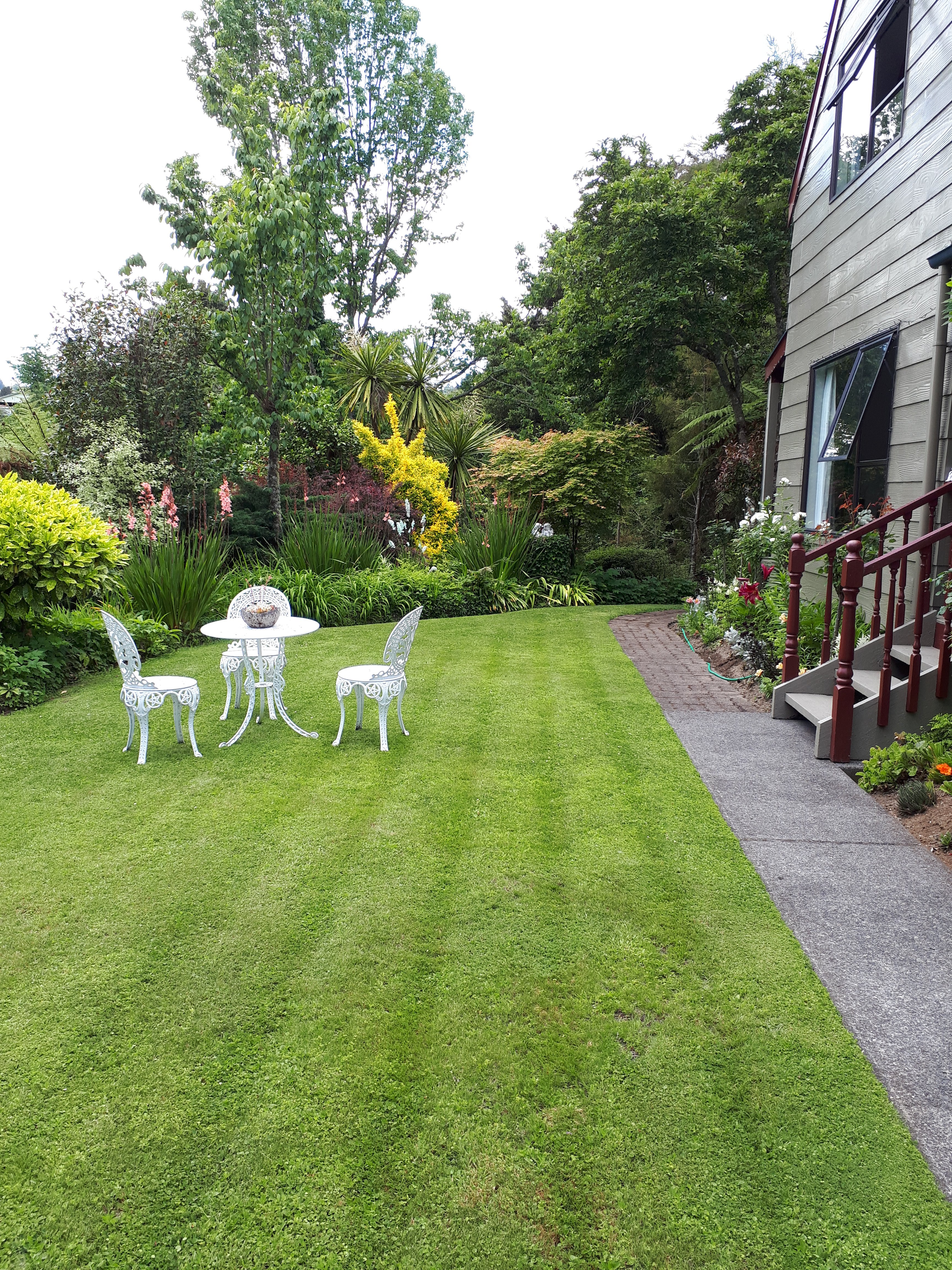 Rangaroa Heights B&B-portrait