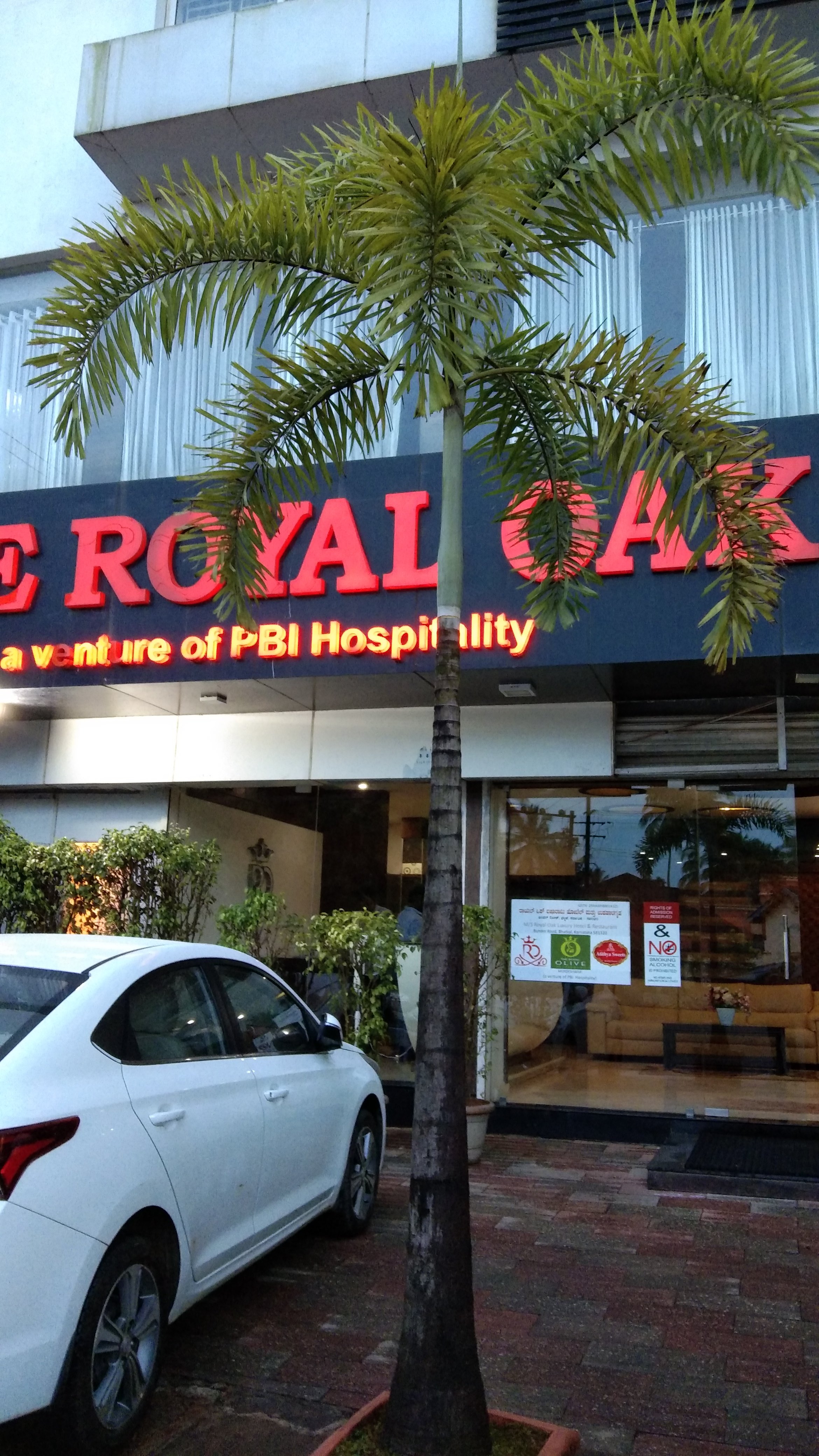 The Royal Oak Hotel-官方