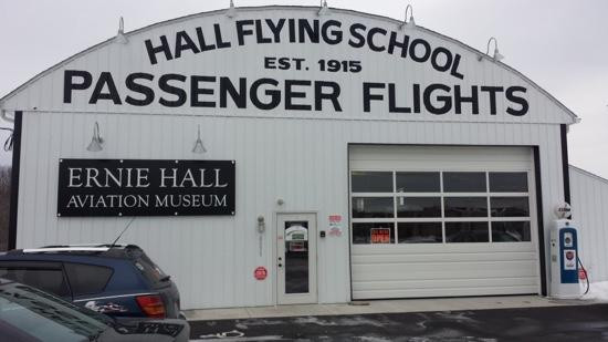 Ernie Hall Aviation Museum景点图片
