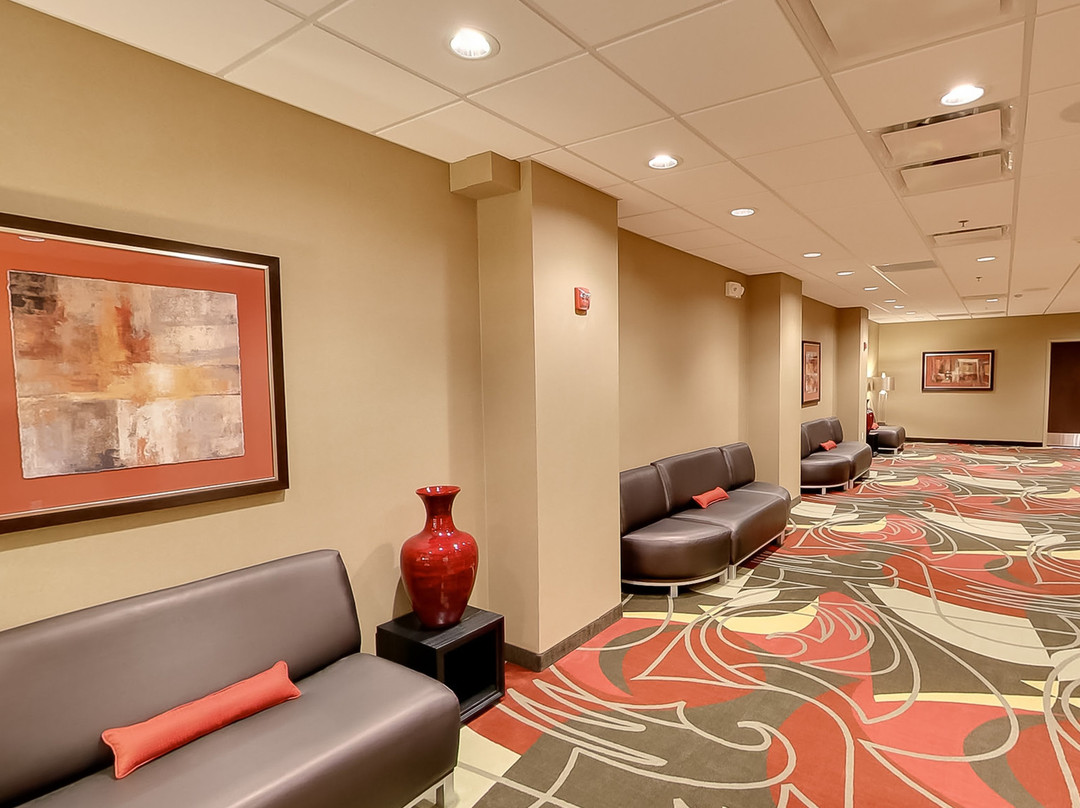 Holiday Inn Express & Suites Plymouth - Ann Arbor Area By IHG主图