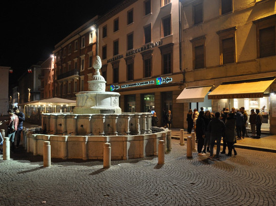 Fontana della Pigna-里米尼必去景点