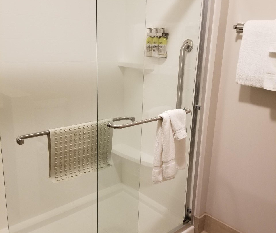 Holiday Inn Express & Suites Springfield North By IHG主图