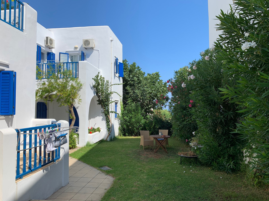 Astra Hotel Apartments主图