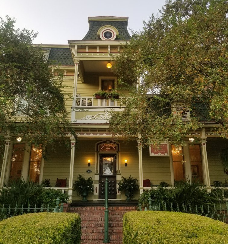 Rothschild - Pound House Inn主图