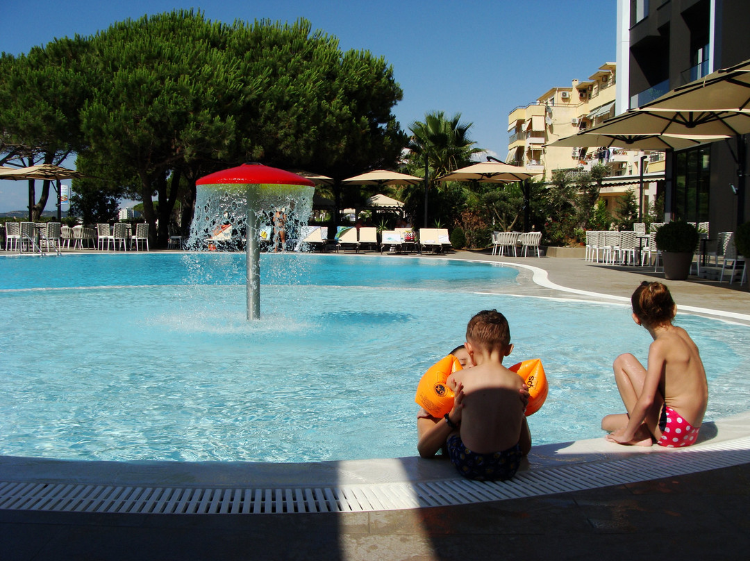 Supreme Hotel & Spa主图