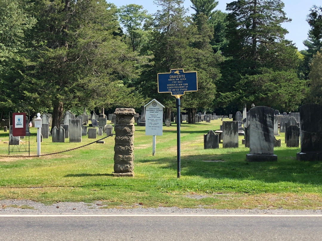 Kinderhook Cemetery景点图片