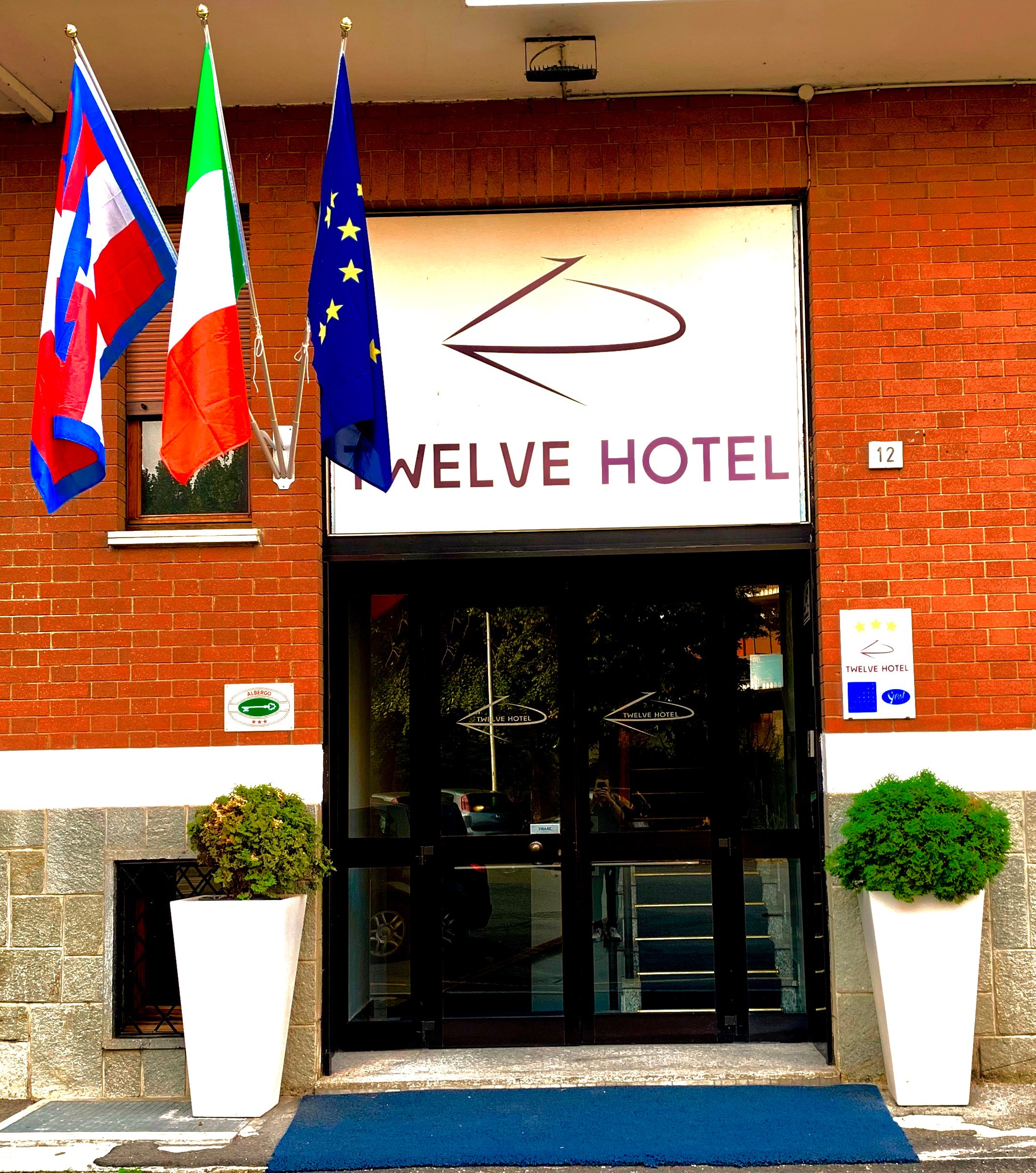 Twelve Hotel-官方