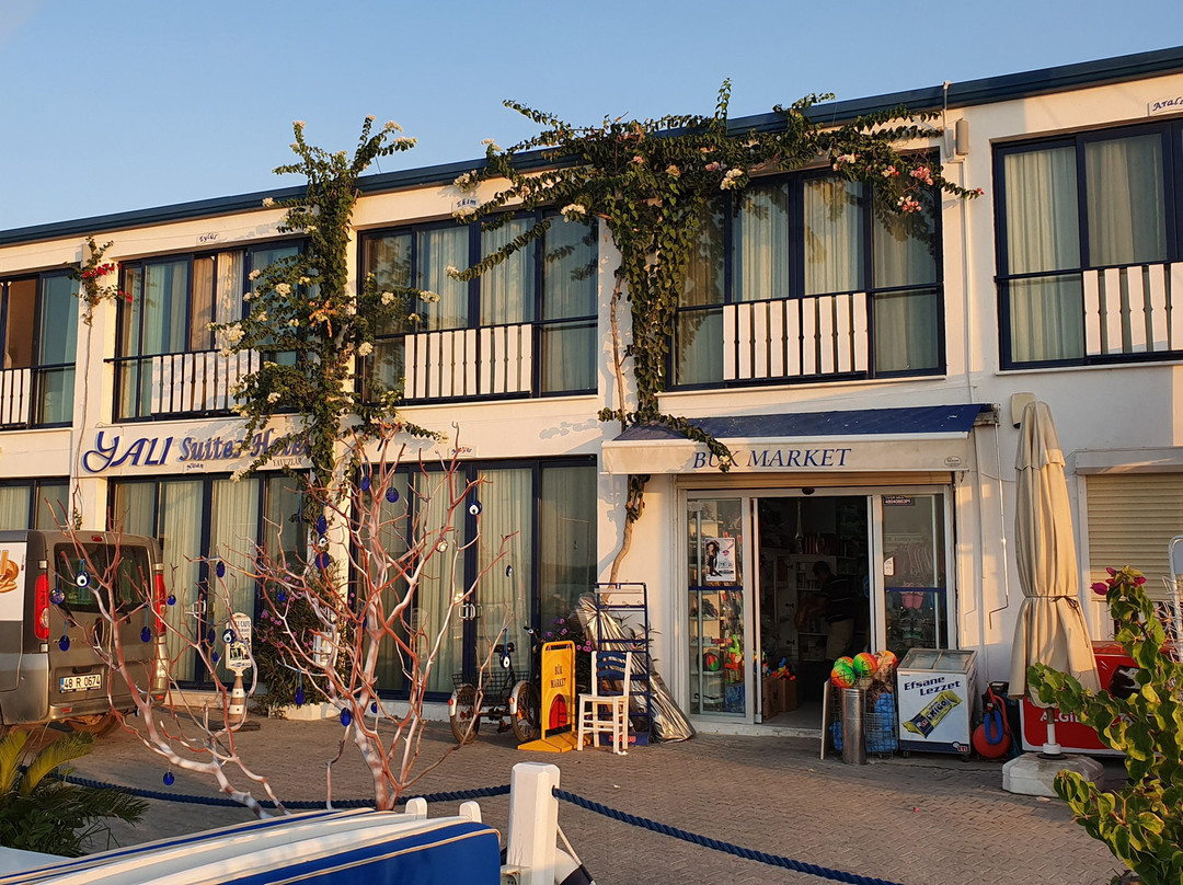 Yali Suites Hotel主图
