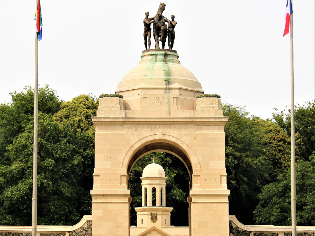 Delville Wood War Memorial景点图片