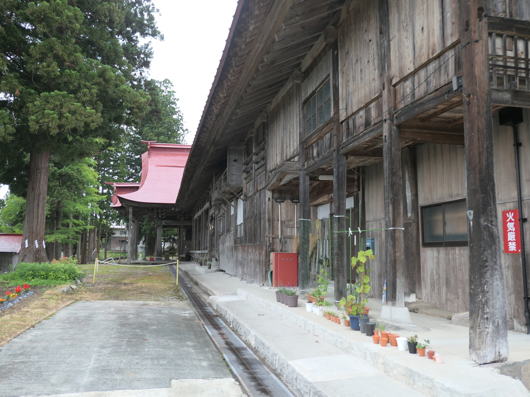 Iwanesawasanzan Shrine景点图片