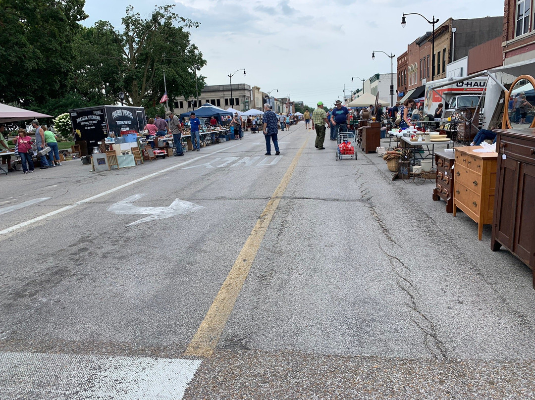 Litchfield Pickers Market景点图片