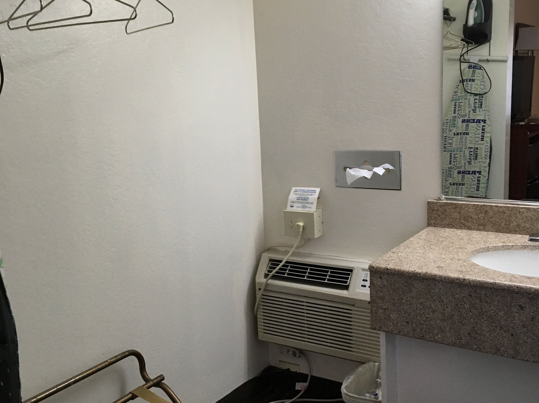 霍利斯特旅馆主图