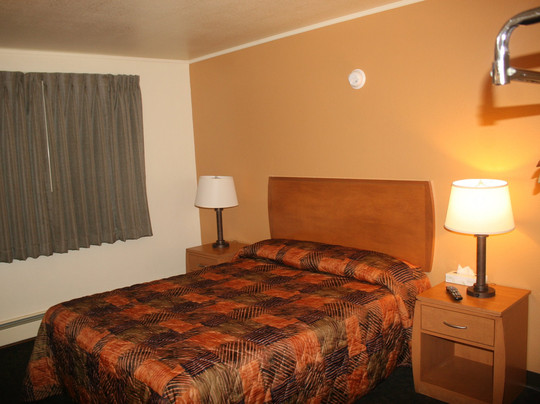 Shelikof Lodge主图