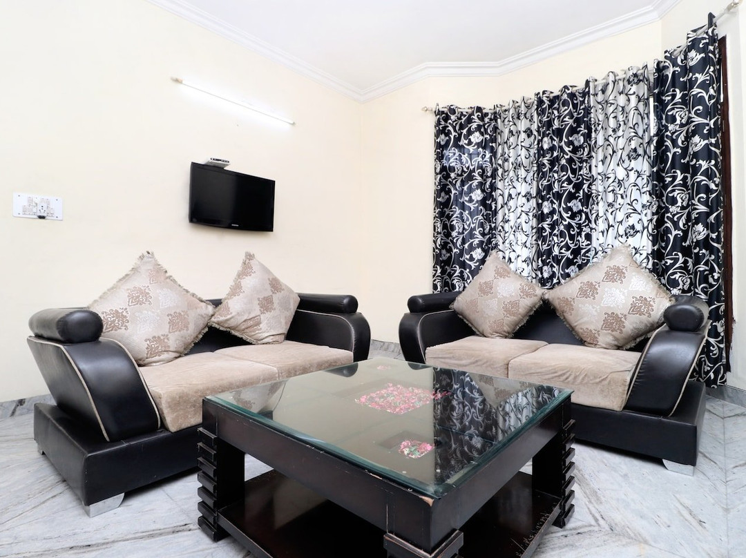 Treebo Trend Aditya and Kings主图