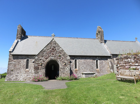 St Bride's Bay-St Brides必去景点