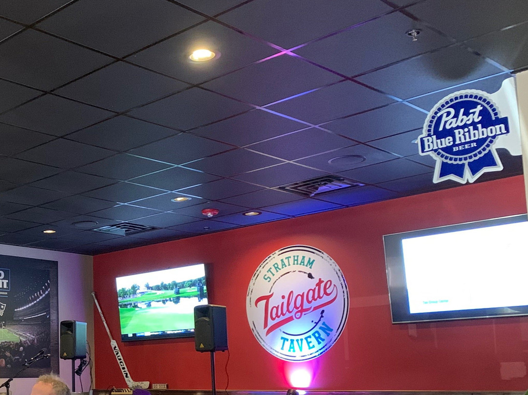 Newfields餐馆和美食-Tailgate Tavern & Marketplace