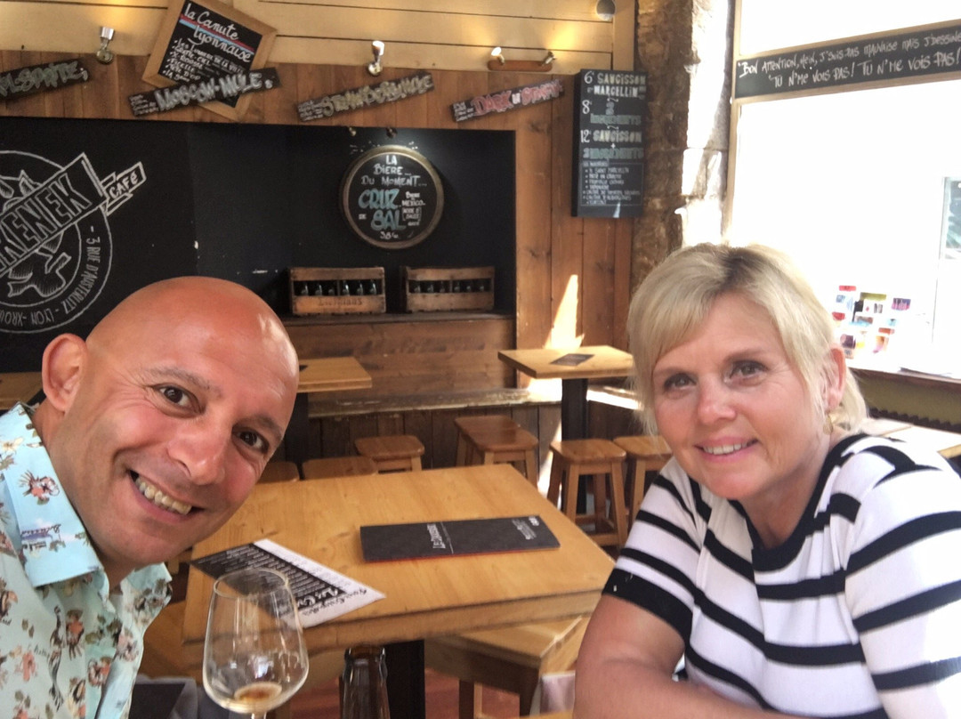 Dikkenek-里昂必去景点