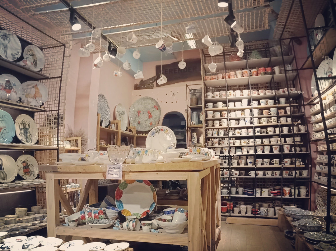 Cerender Ceramic Shop景点图片