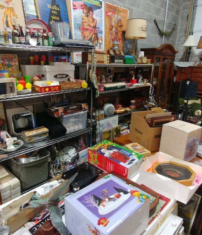 Yard Sale Depot景点图片